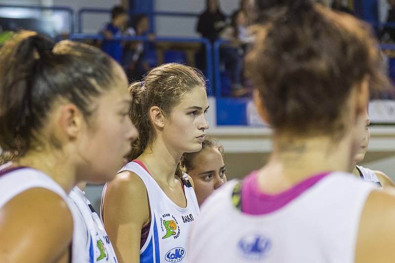 Ženská basketbalová liga: BK Loko Trutnov - Slovanka MB 86:70.