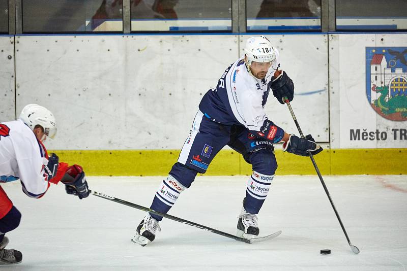 Hokejový duel 2. ligy Trutnov - Letňany (3:2).