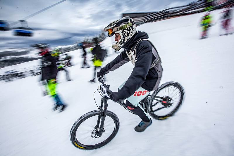 Chinese DownHill 2020 ve Špindlerově Mlýně.