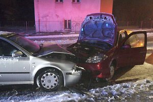 Nehoda dvou aut ve čtvrtek 18. ledna ve Dvoře Králové nad Labem.