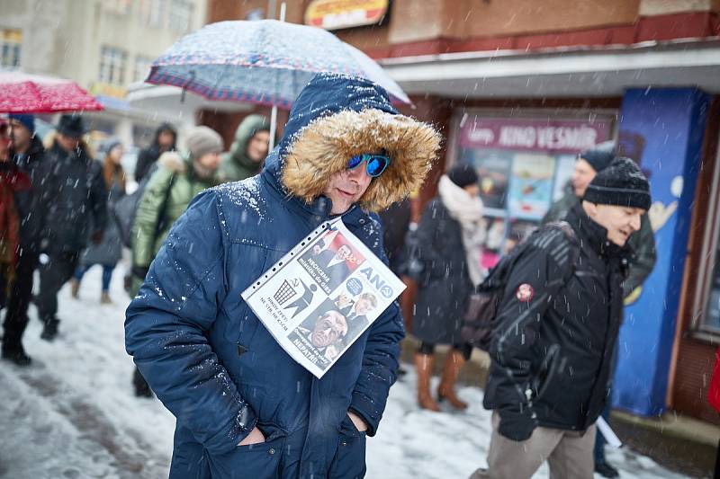 Úterní protest proti Babišovi a Ondráčkovi v Trutnově