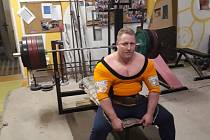Starosta Úpice Petr Hron je mistrem světa v bench pressu, dokázal už zvednout 290 kilogramů.