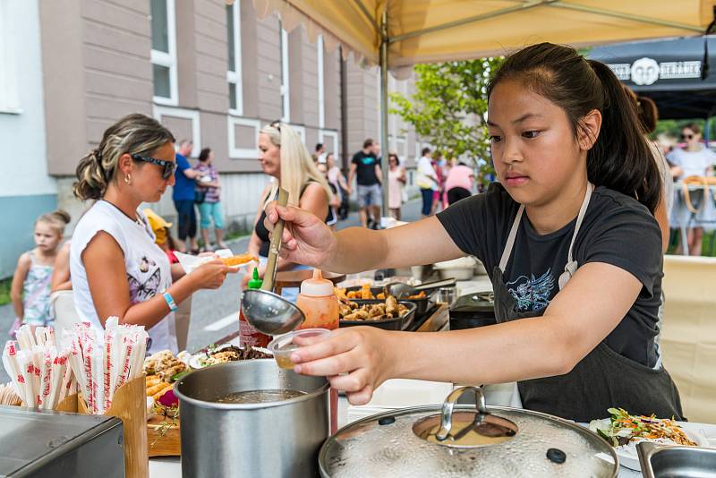 O první ročník trutnovského street food pikniku byl velký zájem.