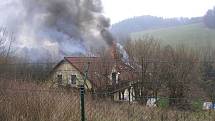 Požár domu v Hertvíkovicích způsobil škodu za půl milionu korun.
