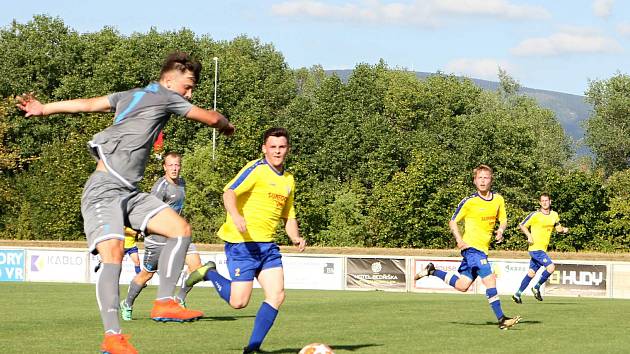 Fotbalisté Vrchlabí v krajském přeboru podlehli Dobrušce. Rozhodl gól Kořínka.