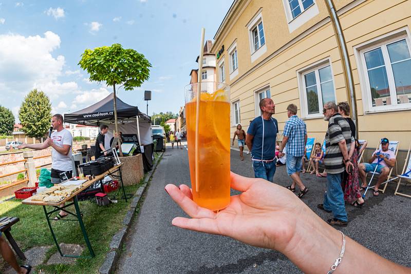 O první ročník trutnovského street food pikniku byl velký zájem.