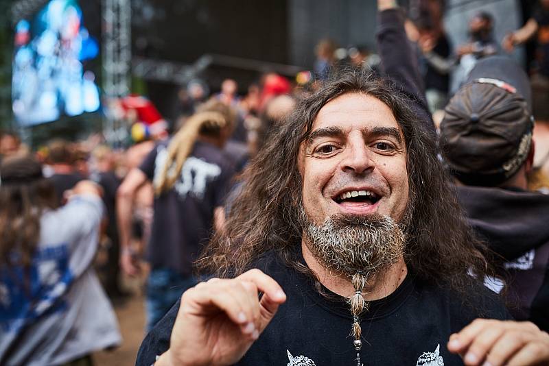 Fanoušci si plnými doušky užívají festival nejtvrdší hudby Obscene Extreme v Trutnově.