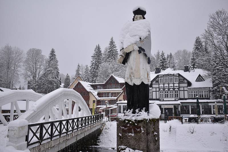 Sněhové podmínky jsou ve Špindlerově Mlýně na začátku prosince velice příznivé.