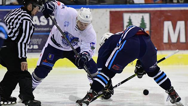 Vrchlabští hokejisté v derby ukončili sérii porážek ze vzájemných soubojů s Trutnovem.