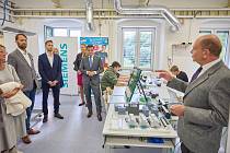 Střední průmyslová škola Trutnov dostala od závodu Siemens vybavení v hodnotě 1,2 milionu korun.