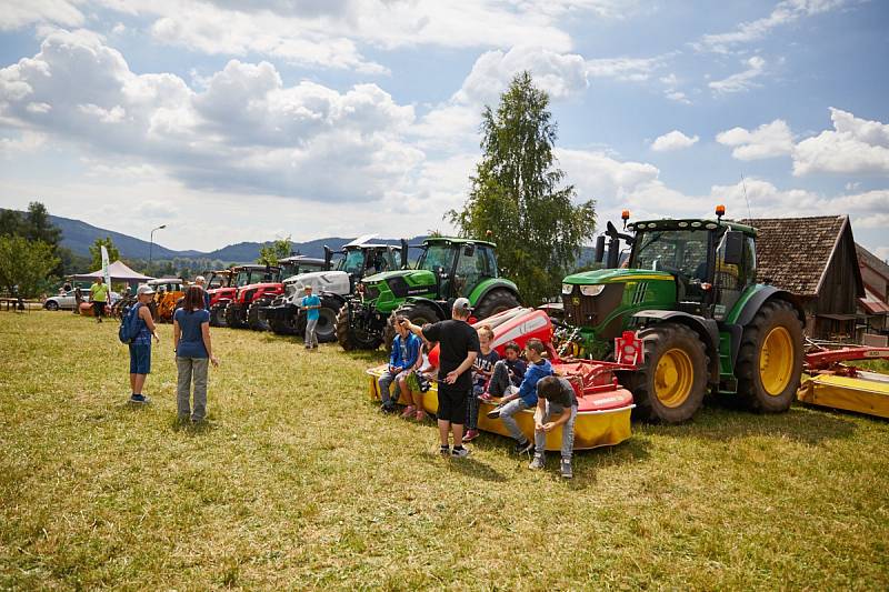 Na osvětovou akci do farmářského areálu ve Voletinách dorazilo téměř 1000 školáků.