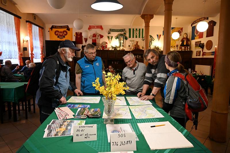 Pochod Karla Klíče pořádal 20. května KČT Hostinné. Nabídl sedm tras pro pěší i cyklisty. Počasí bylo parádní a akci si užilo 145 účastníků.