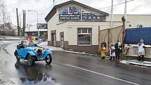 Veteran Car Club Dvůr Králové nad Labem pořádal v sobotu Tříkrálovou jízdu.