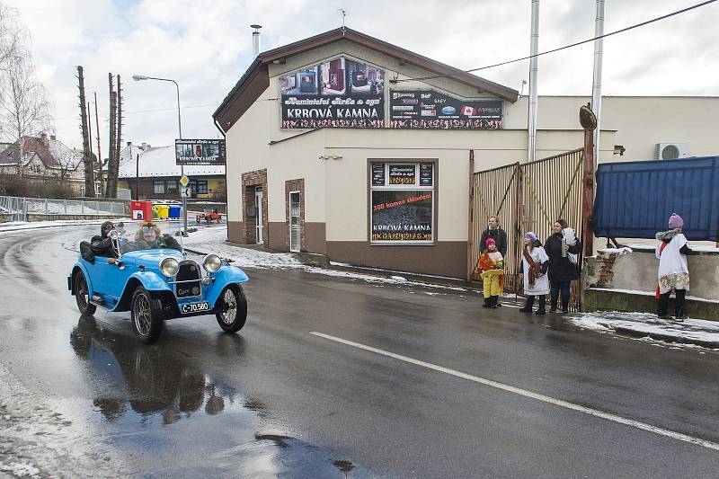 Veteran Car Club Dvůr Králové nad Labem pořádal v sobotu Tříkrálovou jízdu.