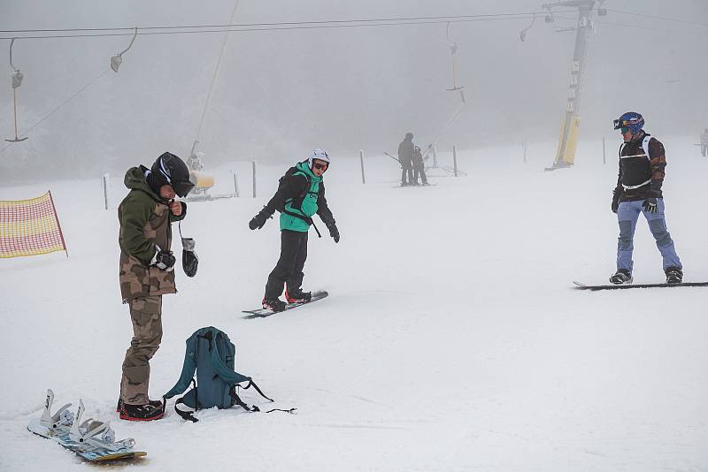 Skiareál Malá Úpa zahájil v sobotu 3. prosince 2022 lyžařskou sezonu.