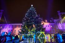 Tradiční městská slavnost Vánoční strom v Trutnově.