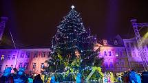 Tradiční městská slavnost Vánoční strom v Trutnově.