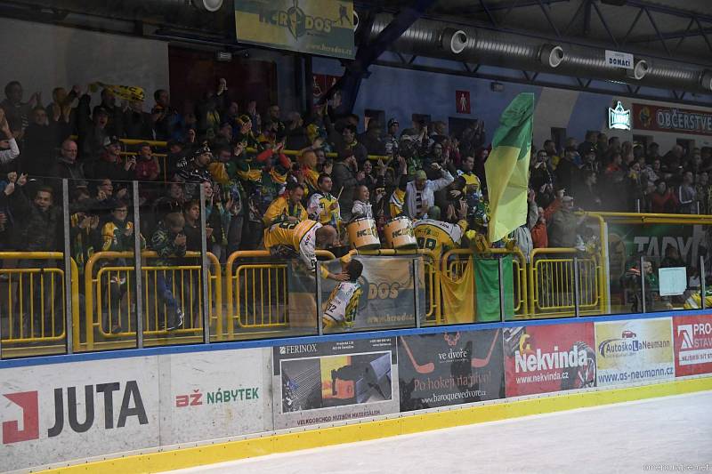 Hokejové druholigové derby Dvůr Králové - Trutnov (3:1).