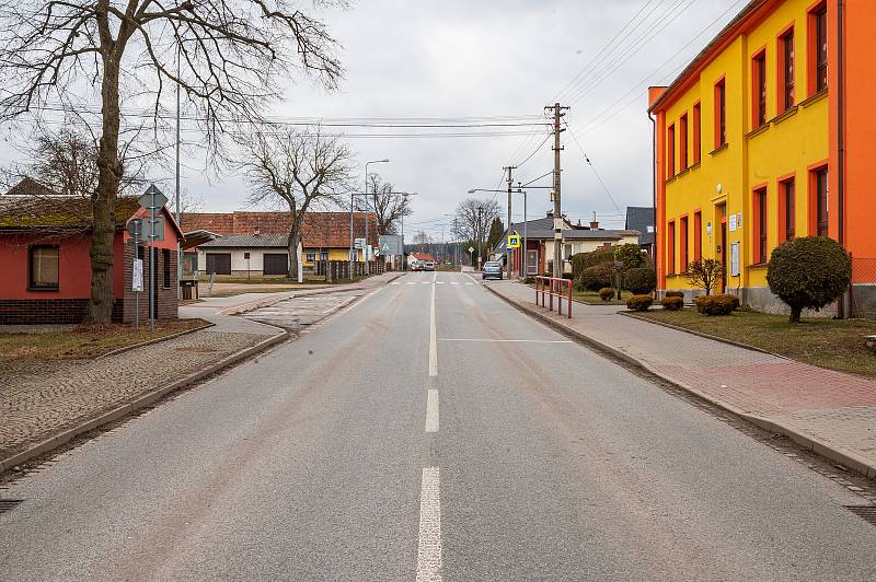 Doprava v Kocbeřích na hlavním tahu z Trutnova do Hradce Králové.