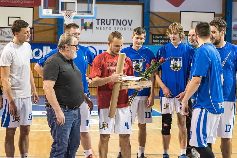 Sedmdesát na závěr. Velká postava trutnovského basketbalu zaznamenala v posledním utkání rekordní počet bodů.