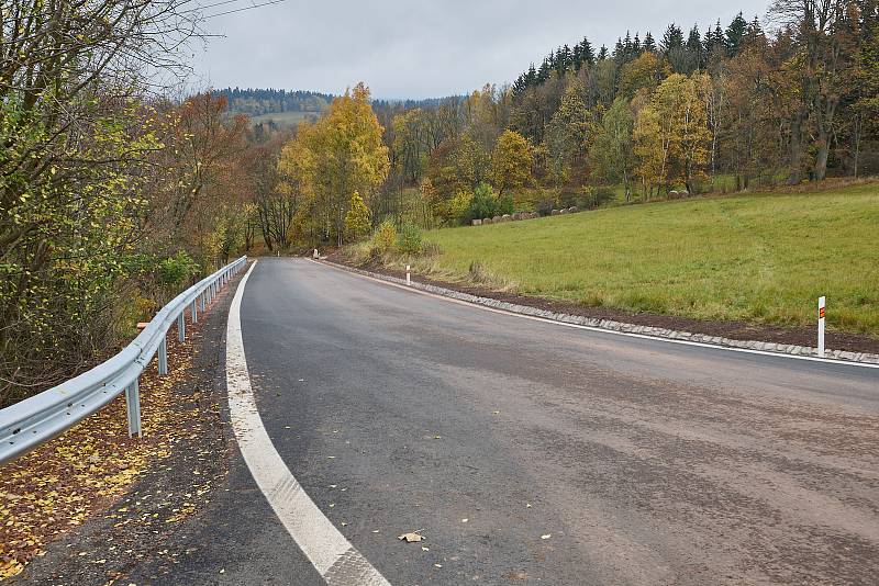 Rekonstrukce silnice mezi Prkenným Dolem a Babím u Trutnova je hotová.