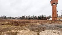 Ve Dvoře Králové nad Labem vyroste v areálu bývalé textilky Tiba Zálabí obchodní centrum se třemi budovami. Největší plochu zabere supermarket Lidl.