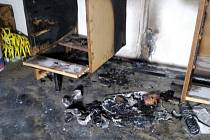 V rodinném domě v Prostředním Lánově hořelo v garáži.