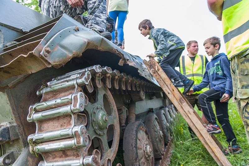 Vojenská vozidla u Stachelbergu.