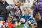 Zahájení adventu ve výrobním družstvu Vánoční ozdoby Dvůr Králové nad Labem.