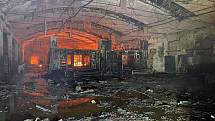 Požár v říjnu 2020 zničil výrobní areál v Roztokách u Jilemnice.