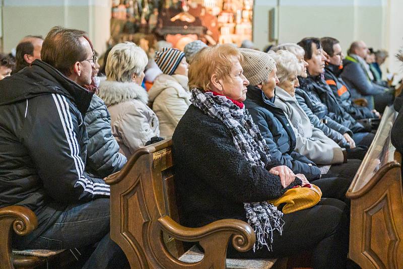 Koncert pro Tříkrálovou sbírku v trutnovském kostele zahájil tradiční novoroční akci charity.