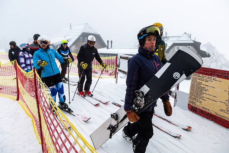 Skiareál Malá Úpa zahájil v sobotu 3. prosince 2022 lyžařskou sezonu.