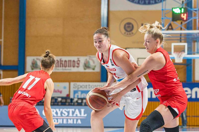 Česká reprezentace basketbalistek nastoupila v Trutnově k přípravnému utkání s Polskem.