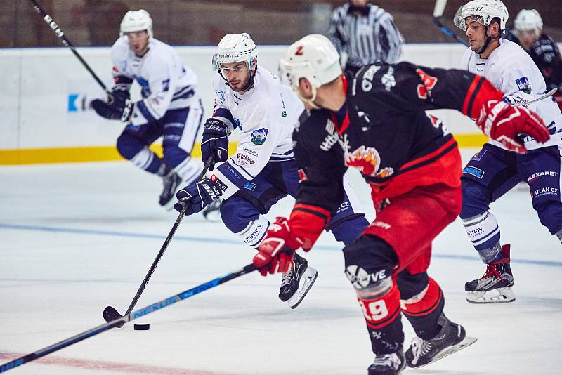 Hokejisté Trutnova na domácím ledě podlehli Plamenům ze Žďáru nad Sázavou 2:3.