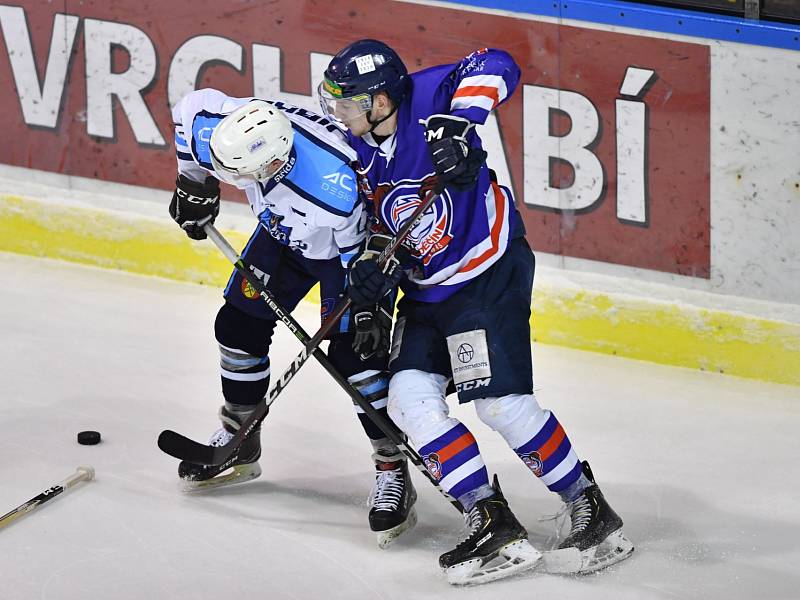 Z duelu Vrchlabí - Děčín (5:2), první zápas úvodního kola play-off druhé ligy.