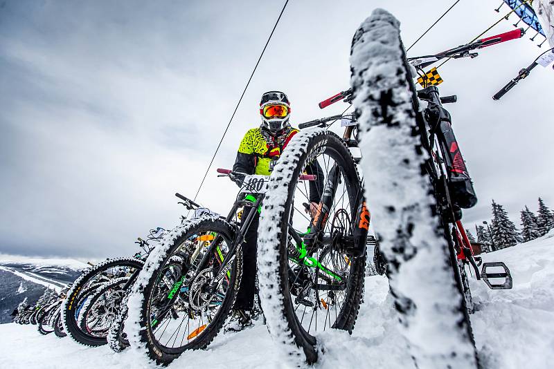 Chinese DownHill 2020 ve Špindlerově Mlýně.