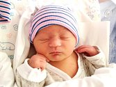 PETRA KNAPOVÁ se narodila 15. dubna ve 4.35 hodin rodičům Šárce a Pavlovi. Vážila 3,11 kg a měřila 48 cm. Doma v Bernarticích na ni čekala sestřička Pavlínka.