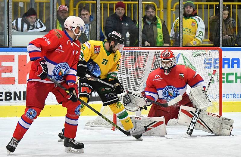 Dvorští hokejisté ve 42. kole druhé ligy přehráli Novou Paku 4:1.