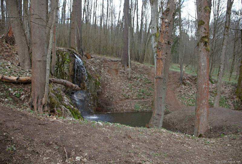 Vodopád na Vápenickém potoce.