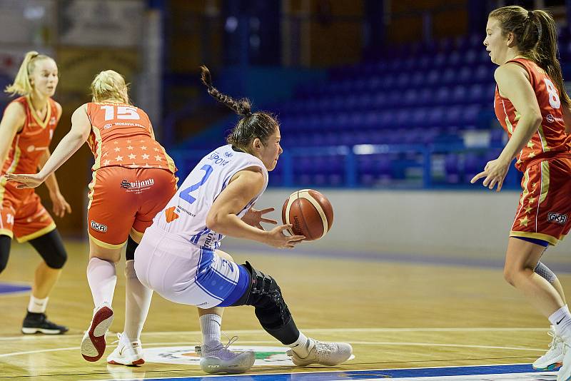 Utkání 7. kola RENOMIA ŽBL basketbalistek: BK Loko Trutnov - BLK Slavia Praha (79:82).