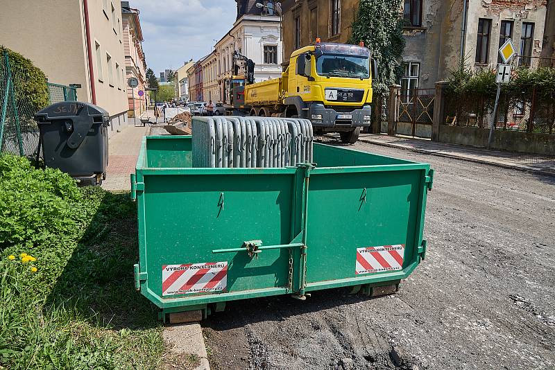 V Trutnově odstartovala tento týden půlroční rekonstrukce Národní ulice.