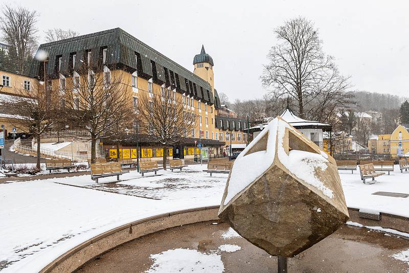 Zasněžené Janské Lázně ve středu 7. dubna.