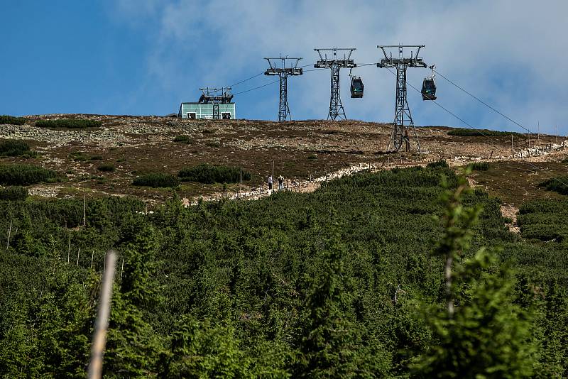 Na lanové dráze mezi Růžovou horou a Sněžkou dojde k zrušení podpěry číslo 17 a zvýšení podpěry číslo 18.