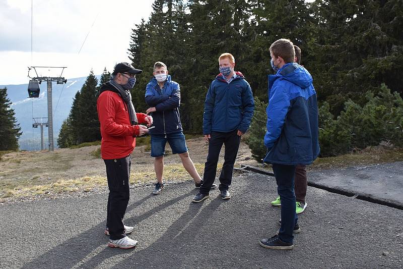 Lanovka na Sněžku od 1. května znovu může vozit turisty na nejvyšší českou horu.