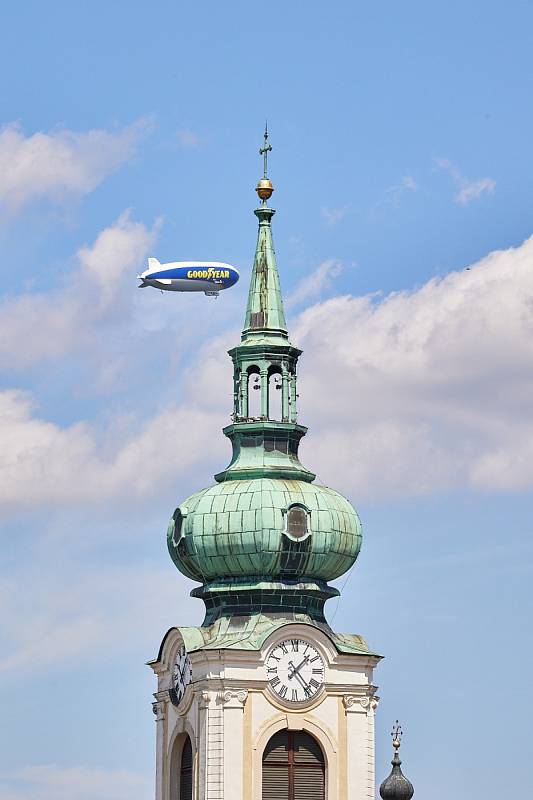 Vzducholoď nad Trutnovem