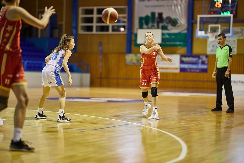 Utkání 7. kola RENOMIA ŽBL basketbalistek: BK Loko Trutnov - BLK Slavia Praha (79:82).