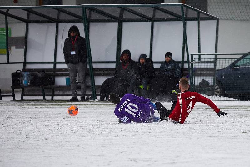 Z fotbalového duelu Divize C Trutnov - Vykáň (4:0).