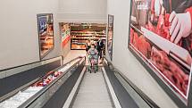 Trutnovská prodejna obchodního řetězce Kaufland přivítala ve středu 14. července první zákazníky při otevření po rekonstrukci.