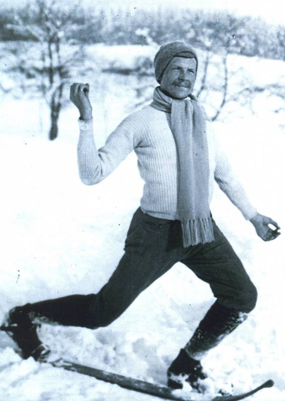 Legendární lyžař Bohumil Hanč vedl výcviky i v Novém Městě na Moravě. "Byl nesporně největší personou lyžování v Krkonoších před první světovou válkou,“ říká historik Jan Luštinec.