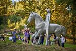 Sochu Ocelový jezdec Michala Gabriela měli možnost jako první vidět návštěvníci festivalu Artu Kus v Trutnově na Bojišti.